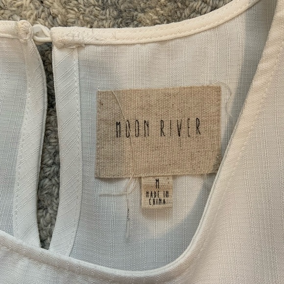 Moon river white and navy top - Picture 3 of 3